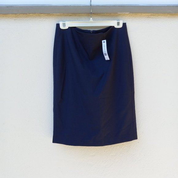 NWT Theory Navy Wool Pencil Skirt Size 10 Career Office Capsule Work Classic - Picture 15 of 15